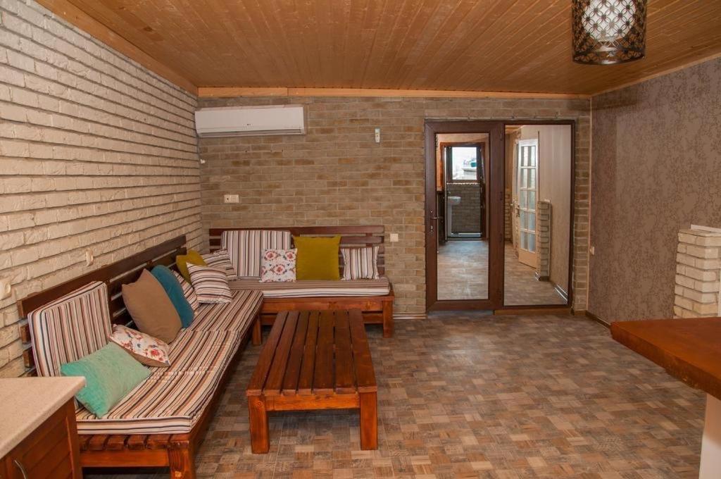 Hotel Phaliashvili Batumi Bagian luar foto
