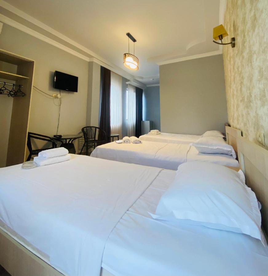 Hotel Phaliashvili Batumi Bagian luar foto