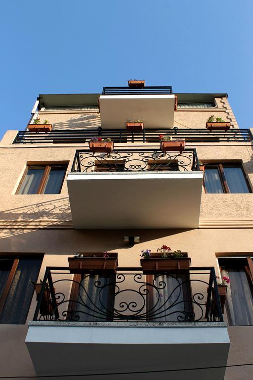 Hotel Phaliashvili Batumi Bagian luar foto