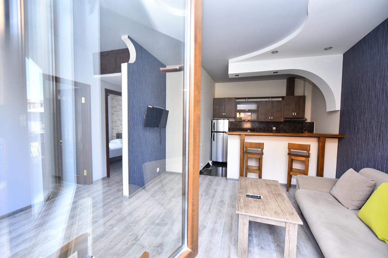 Hotel Phaliashvili Batumi Bagian luar foto