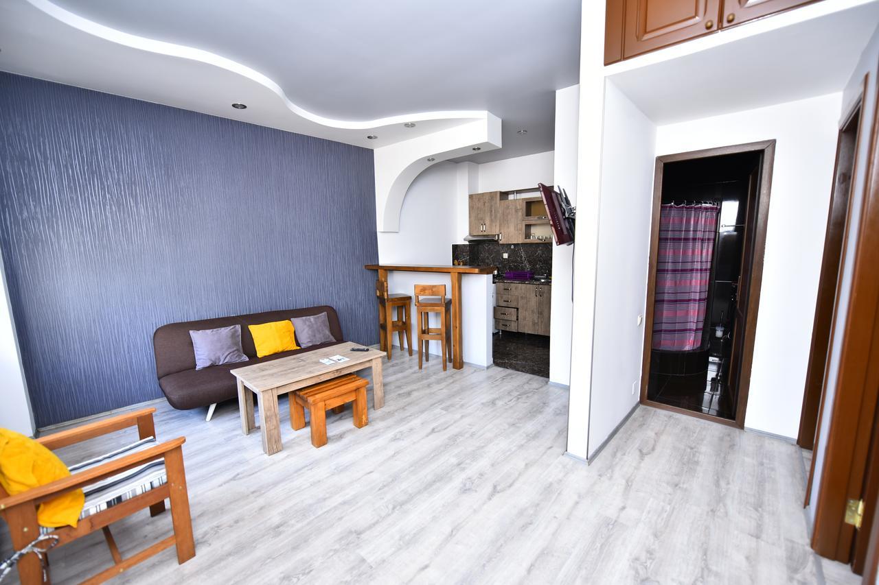 Hotel Phaliashvili Batumi Bagian luar foto