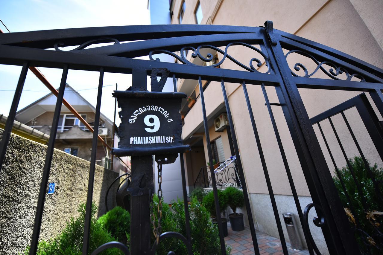 Hotel Phaliashvili Batumi Bagian luar foto