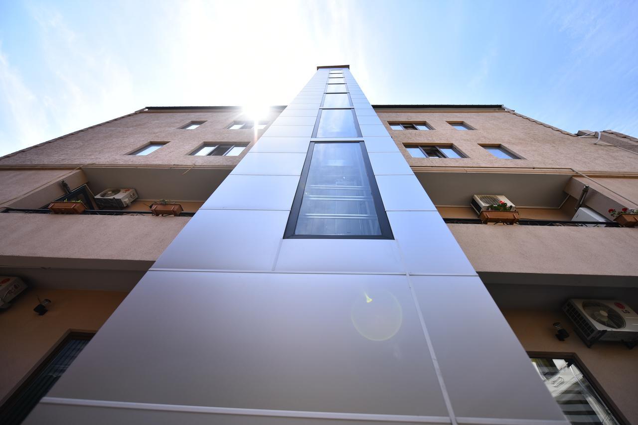 Hotel Phaliashvili Batumi Bagian luar foto