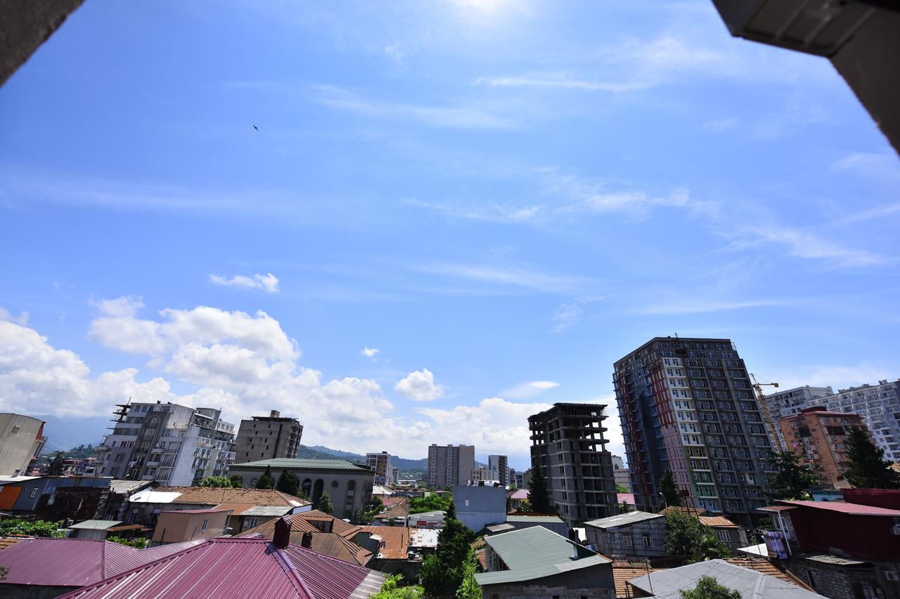 Hotel Phaliashvili Batumi Bagian luar foto